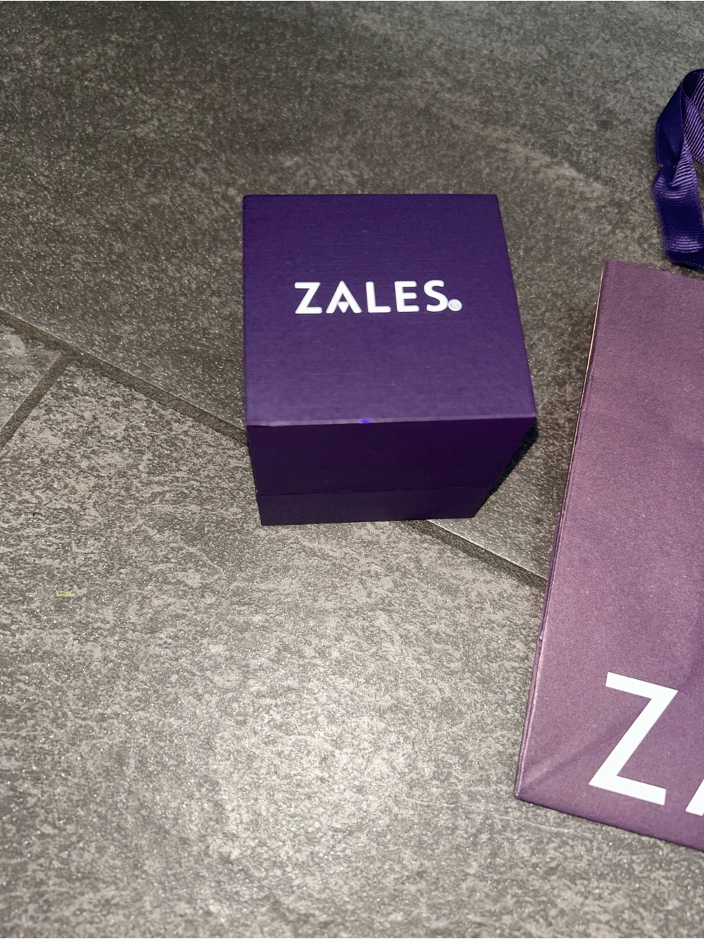 Zales Royal Purple Ring/Earring jewelry box with bag - Picture 6 of 6